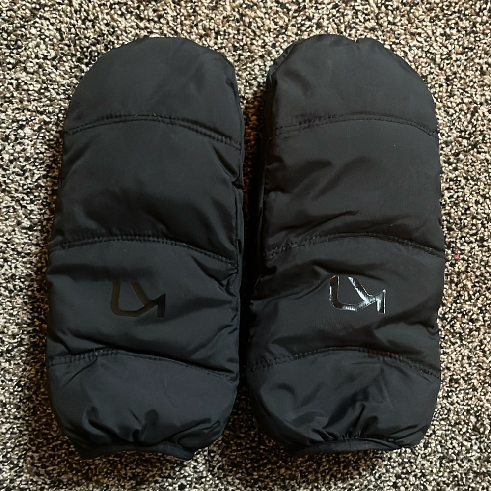 KariTraa Rilda Down Mittens size 6 NWOT
